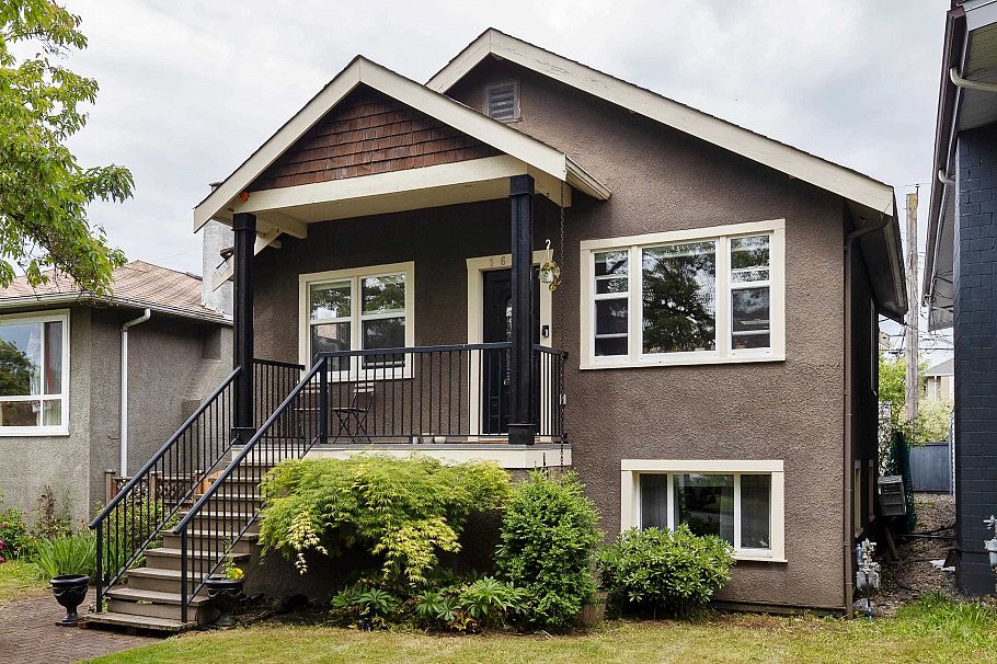 1617 E 36th Avenue Vancouver, BC - 2