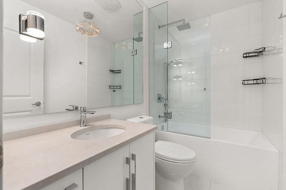 1404 120 W 16th Street North Vancouver, BC - 17