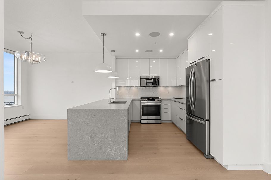 1404 120 W 16th Street North Vancouver, BC - 6