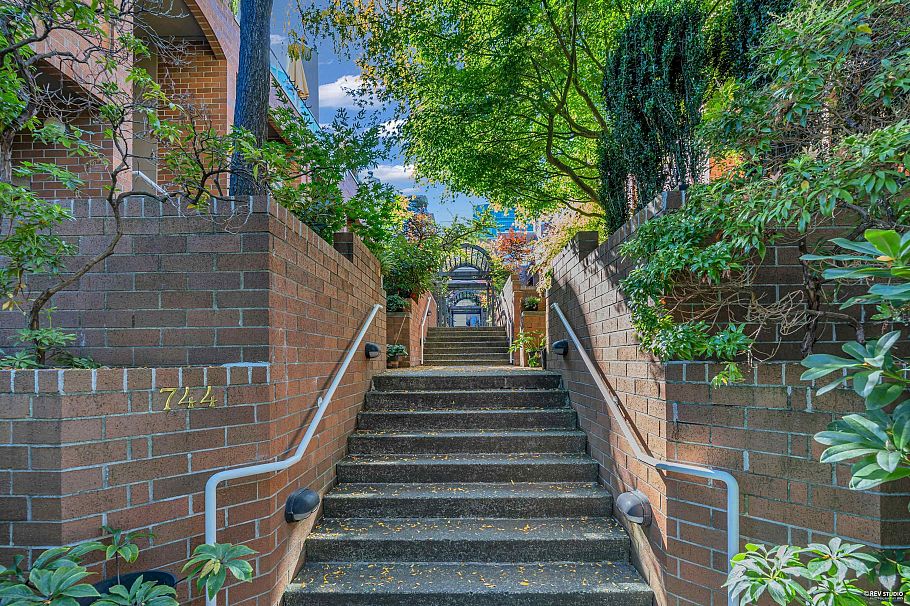 10 744 W 7th Avenue Vancouver, BC - 20