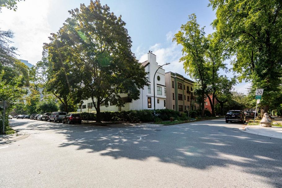 PH3 936 Bute Street Vancouver, BC - 2