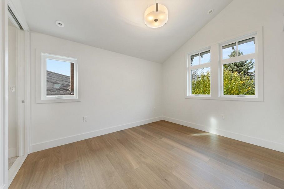 1136 E 26th Avenue Vancouver, BC - 9