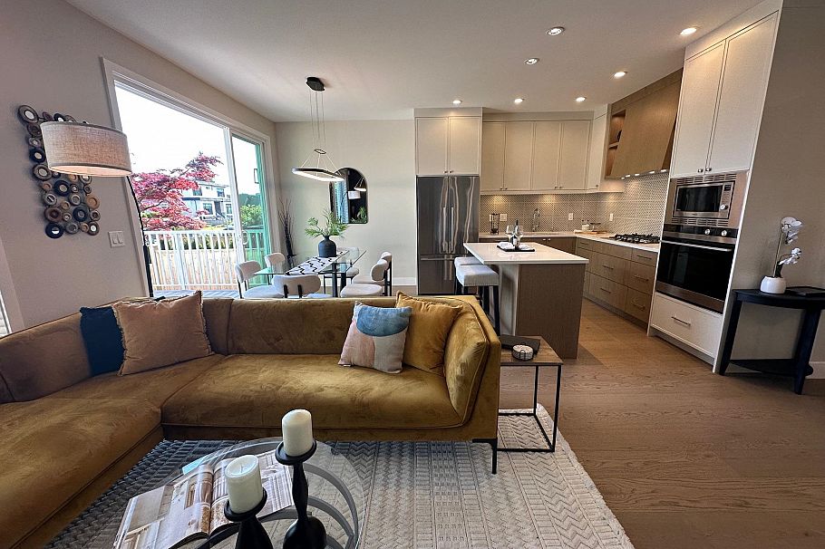 344 E 17th Street North Vancouver, BC - 8