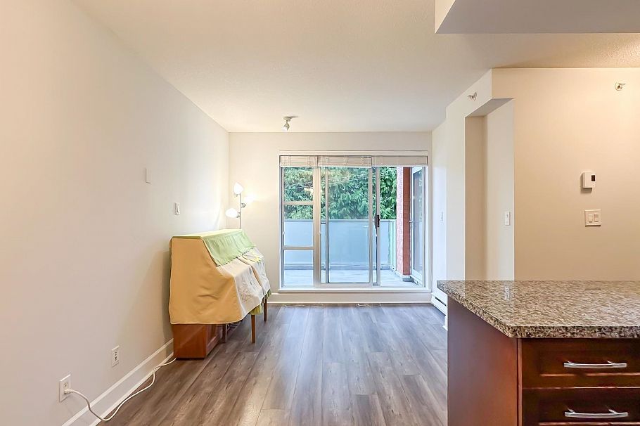 403 3811 Hastings Street Burnaby, BC - 9