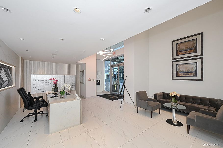 2401 1188 W Pender Street Vancouver, BC - 3