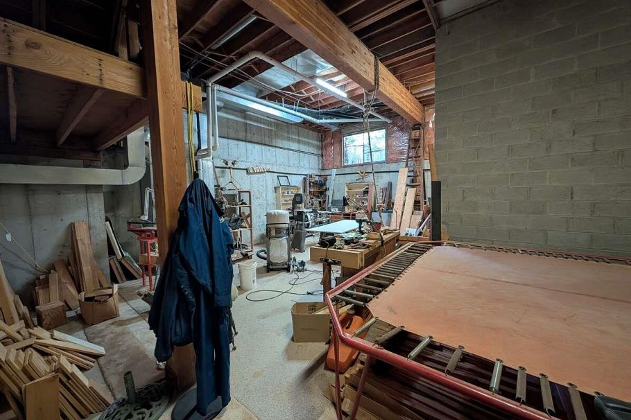 1498 Chamberlain Drive North Vancouver, BC - 26