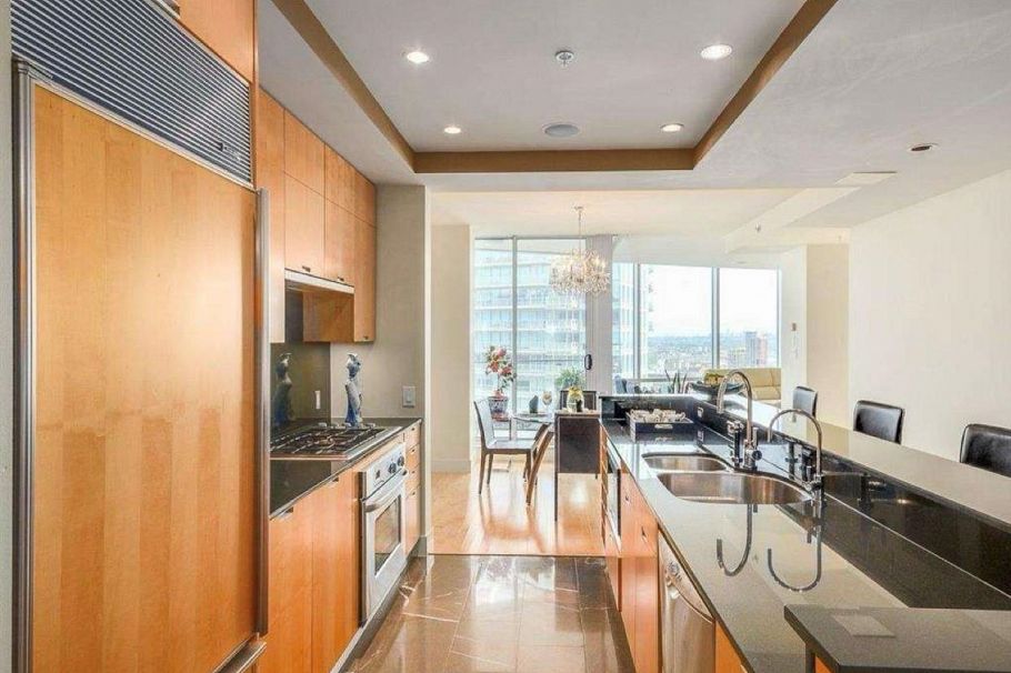 3304 1077 W Cordova Street Vancouver, BC - 3