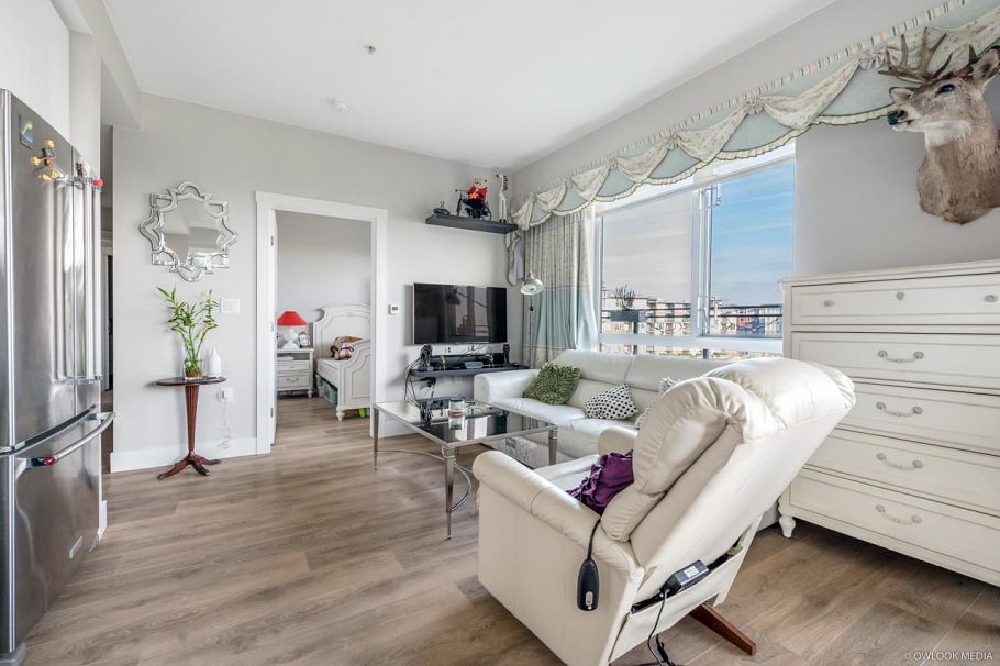 605 3588 Sawmill Crescent Vancouver, BC - 3