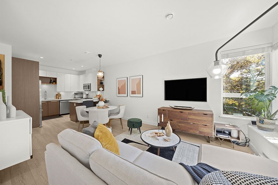 8438 Gladstone Street Vancouver, BC - 1