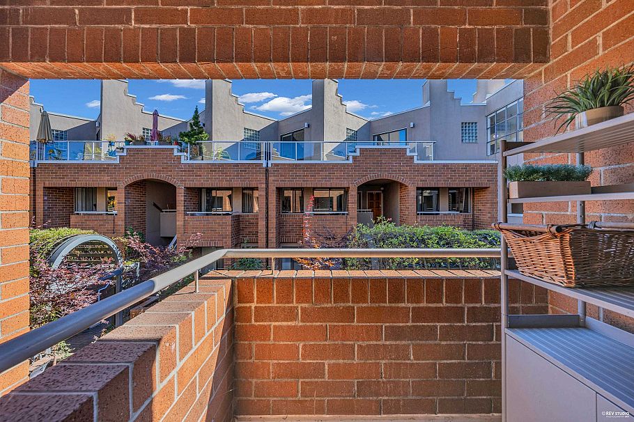 10 744 W 7th Avenue Vancouver, BC - 15