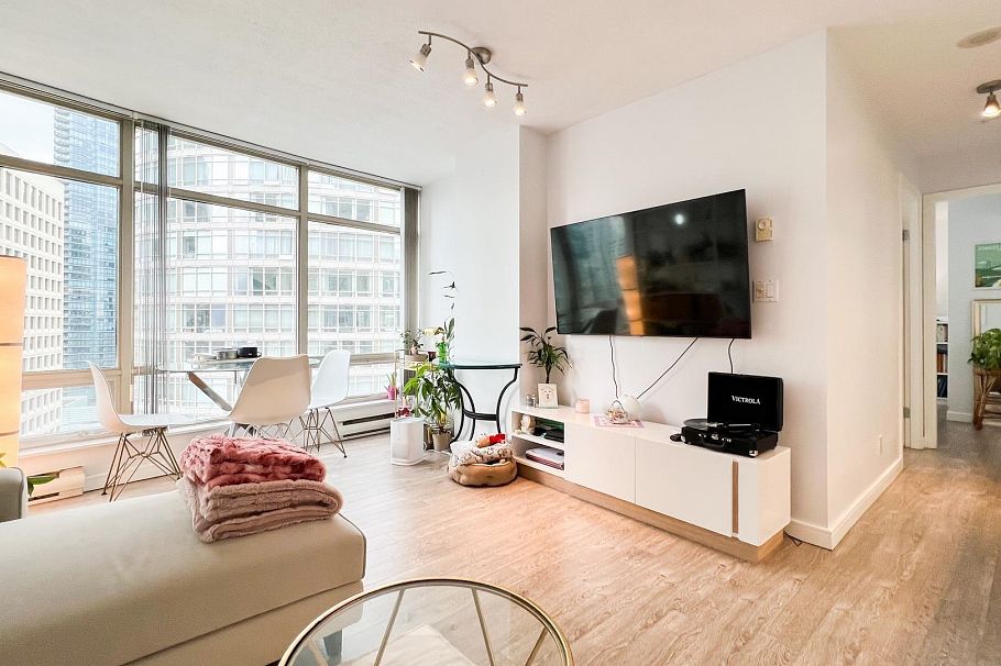 1601 1288 ALBERNI STREET, Vancouver BC V6E 4N5 Vancouver, BC - 1