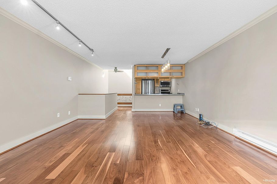 10 744 W 7th Avenue Vancouver, BC - 4