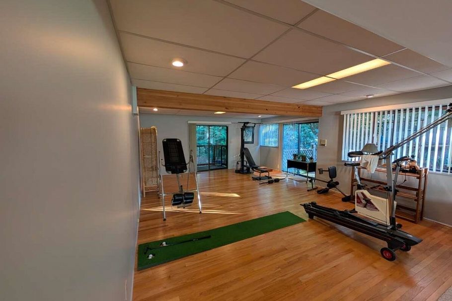 1498 Chamberlain Drive North Vancouver, BC - 23