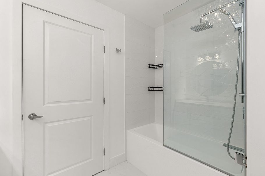 1404 120 W 16th Street North Vancouver, BC - 21