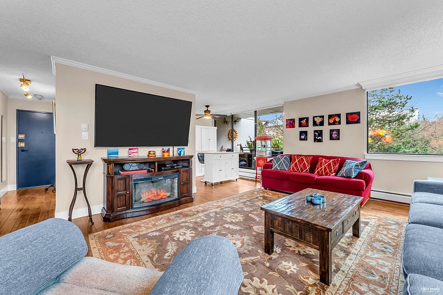 501 1725 Pendrell Street Vancouver, BC - 1