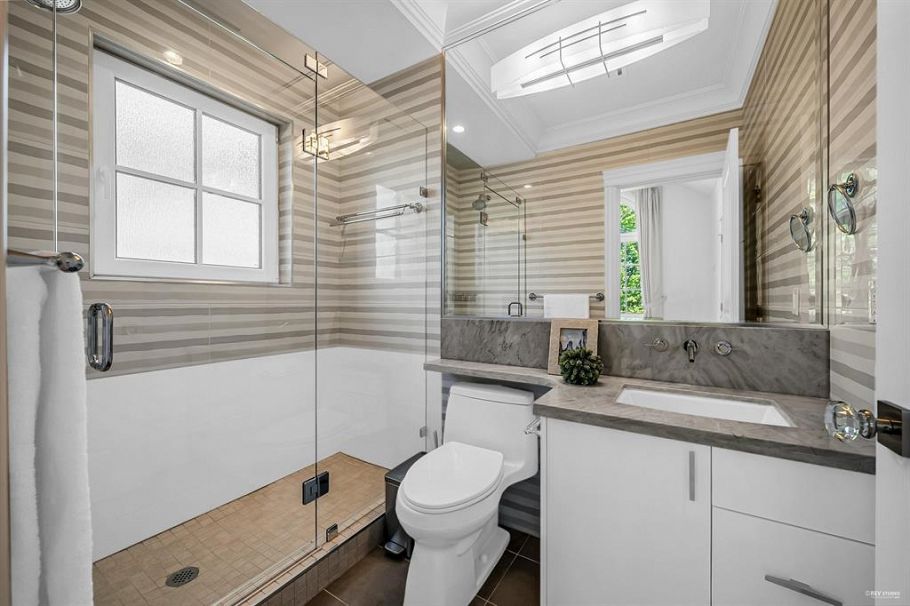 3176 W 35th Avenue Vancouver, BC - 25