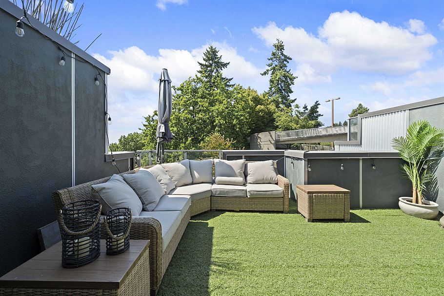 8438 Gladstone Street Vancouver, BC - 2