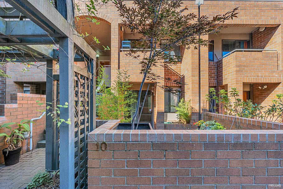 10 744 W 7th Avenue Vancouver, BC - 1