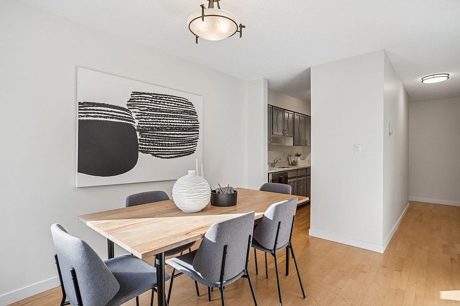 104 2190 W 8th Avenue Vancouver, BC - 9