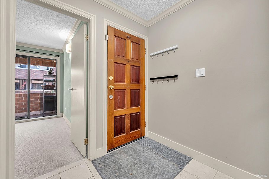 10 744 W 7th Avenue Vancouver, BC - 7