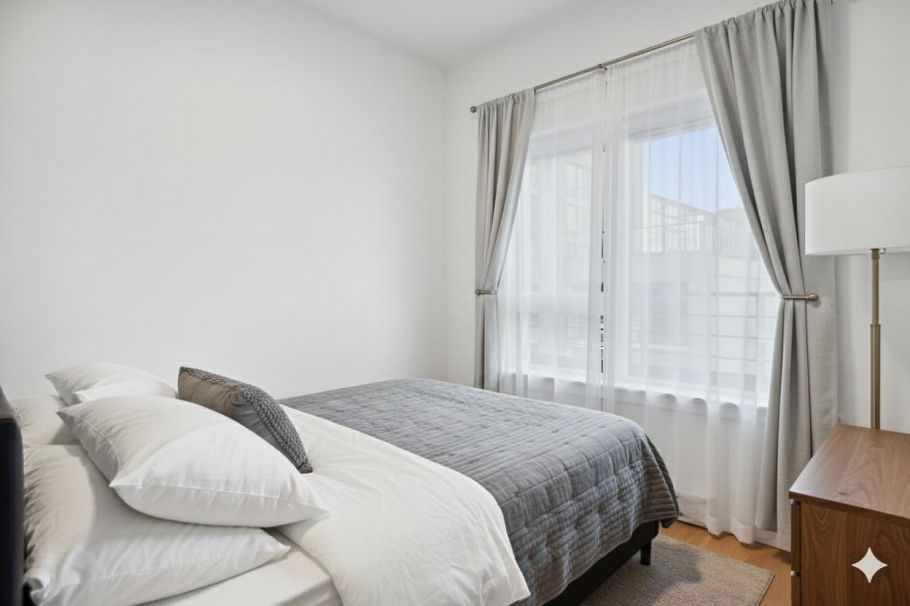 407 2666 Duke Street Vancouver, BC - 5