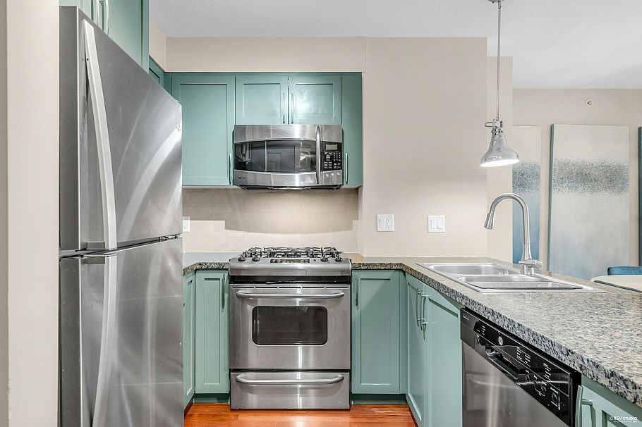 412 3811 Hastings Street Burnaby, BC - 5