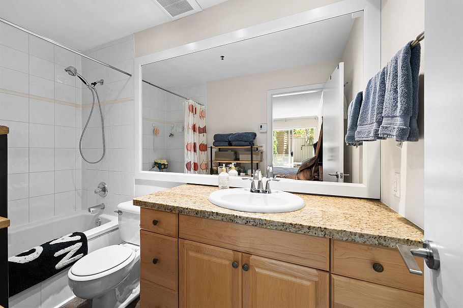 3021 Laurel Street Vancouver, BC - 14