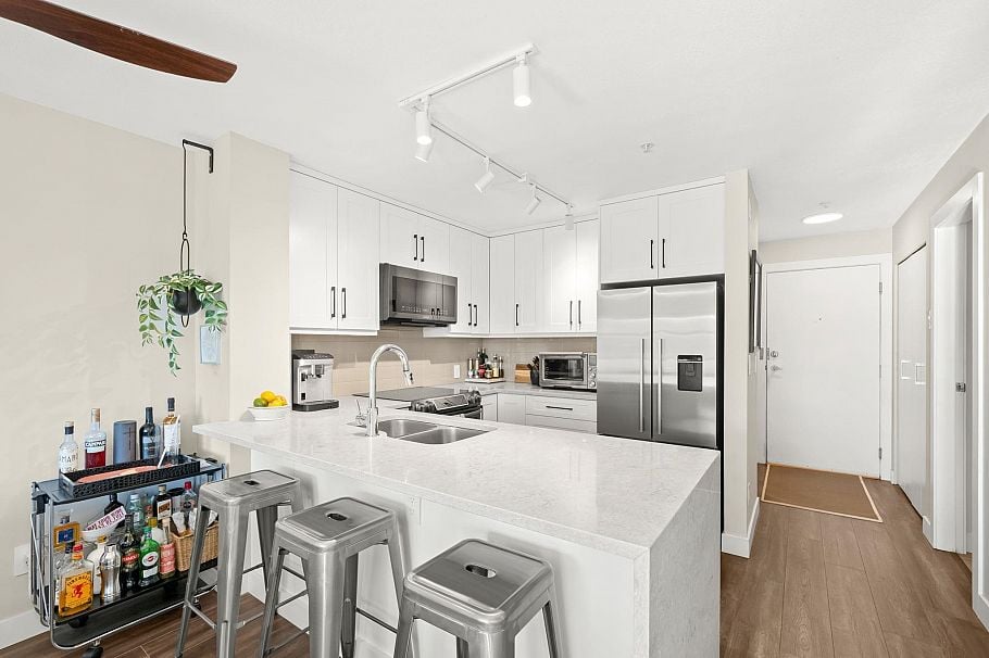 410 124 W 3rd Street North Vancouver, BC - 5