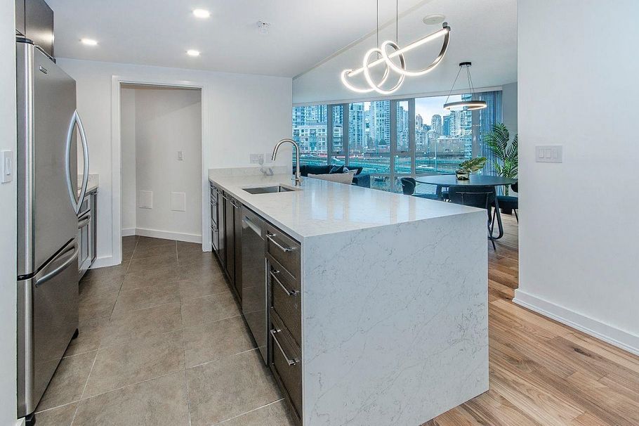 918 COOPERAGE WAY STREET, Vancouver BC V6B 0A7 Vancouver, BC - 12