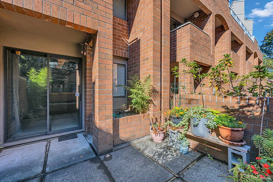 10 744 W 7th Avenue Vancouver, BC - 17