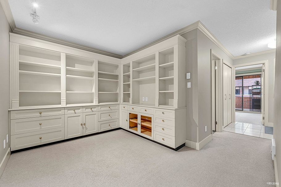 10 744 W 7th Avenue Vancouver, BC - 10