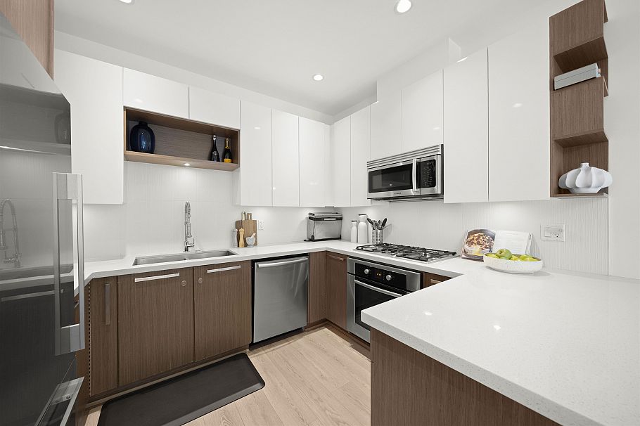 8438 Gladstone Street Vancouver, BC - 11