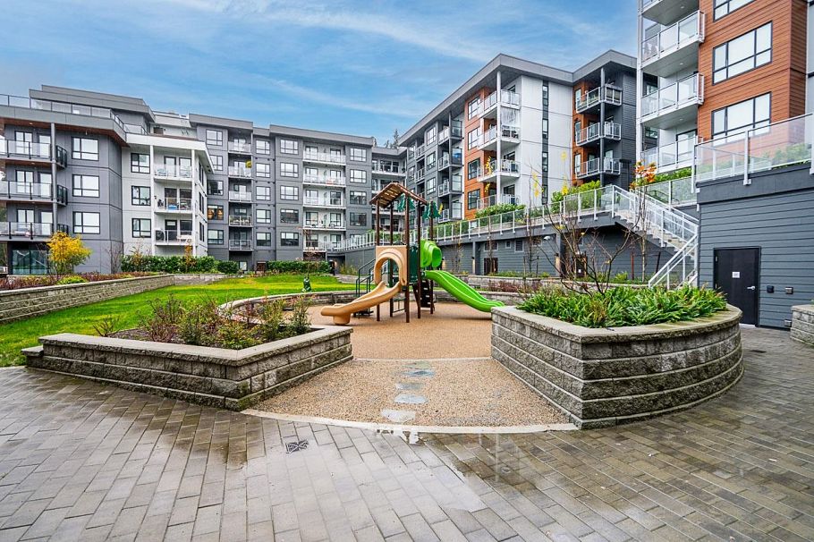 422 3596 Malsum Drive North Vancouver, BC - 27