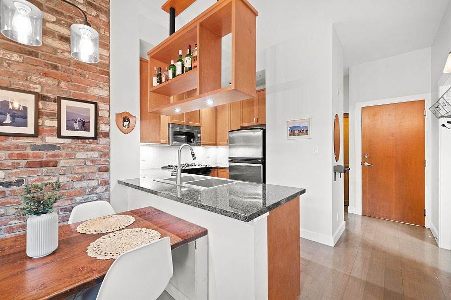 207 2515 Ontario Street Vancouver, BC - 8