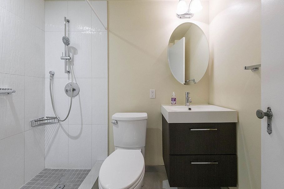 203 1878 Robson Street Vancouver, BC - 16