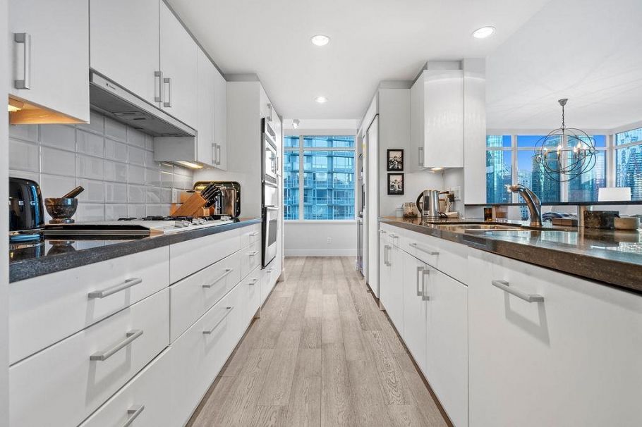 1304 1281 W Cordova Street Vancouver, BC - 13