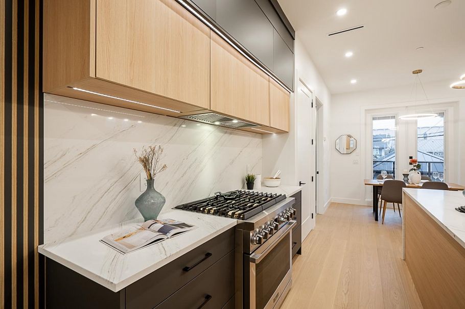 2331 E 49th Avenue Vancouver, BC - 10