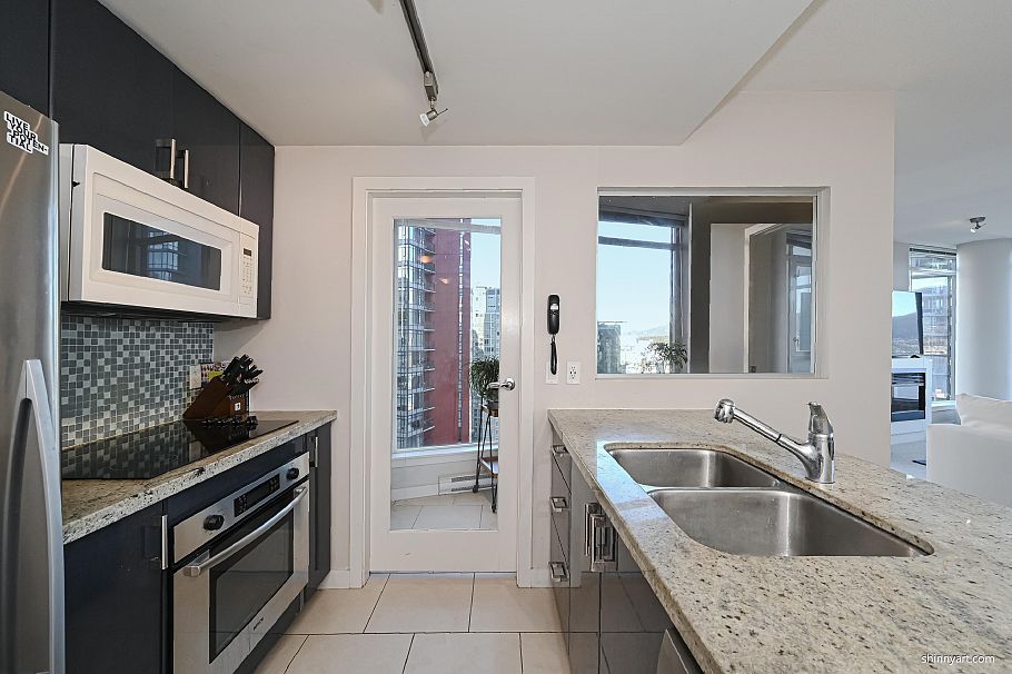 2401 1188 W Pender Street Vancouver, BC - 4