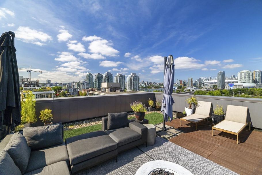 901 219 E Georgia Street Vancouver, BC - 1