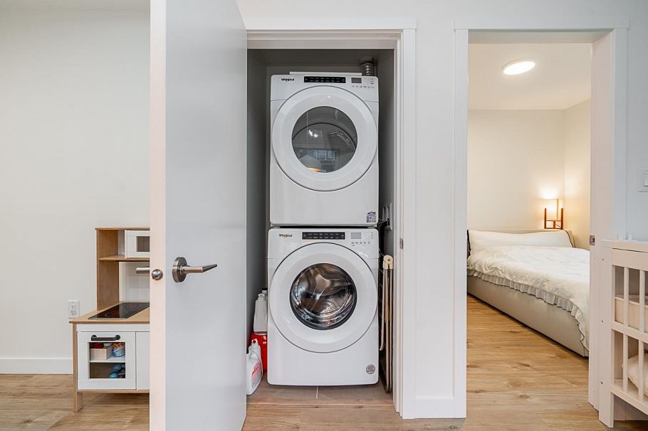 422 3596 Malsum Drive North Vancouver, BC - 17