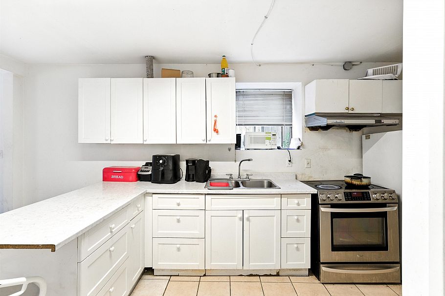 4987 Hoy Street Vancouver, BC - 22