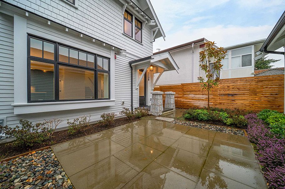 1138 E 26th Avenue Vancouver, BC - 34