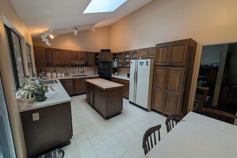 1498 Chamberlain Drive North Vancouver, BC - 10