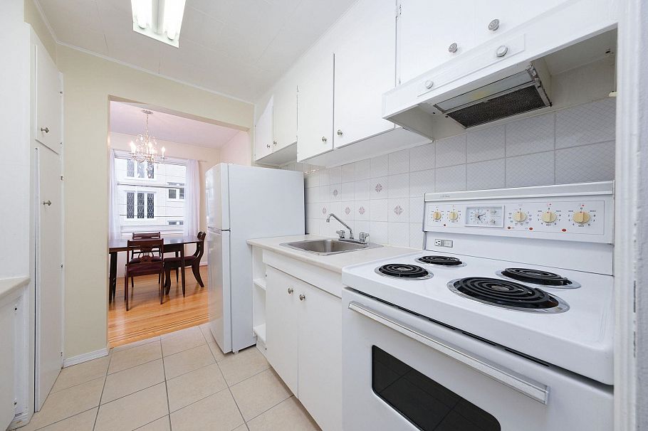 203 1878 Robson Street Vancouver, BC - 10