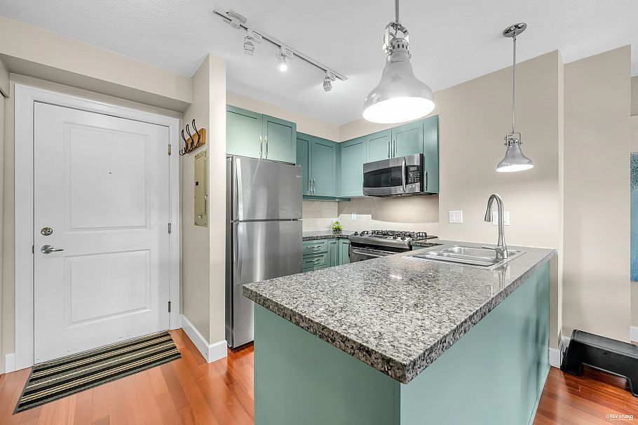 412 3811 Hastings Street Burnaby, BC - 4