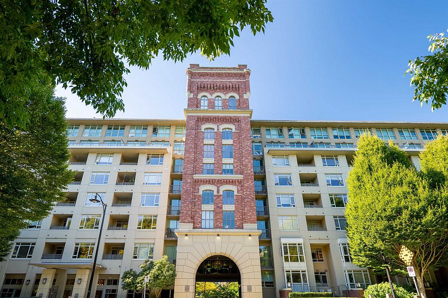 101 2799 Yew Street Vancouver, BC - 2