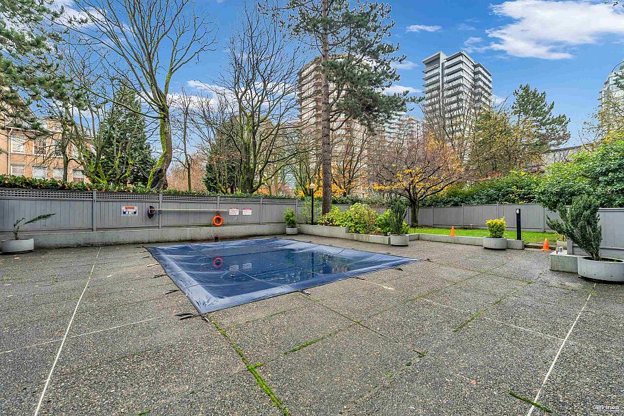 501 1725 Pendrell Street Vancouver, BC - 15