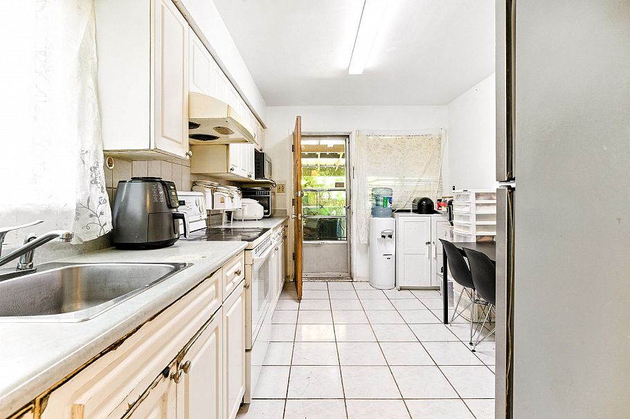 4987 Hoy Street Vancouver, BC - 12