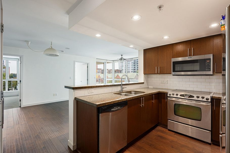 503 125 Milross Avenue Vancouver, BC - 4