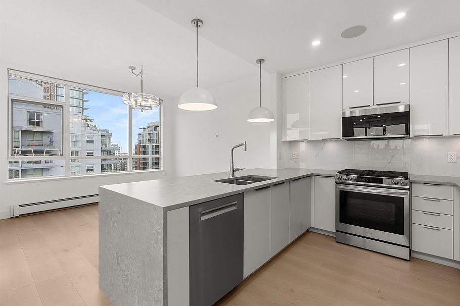 1404 120 W 16th Street North Vancouver, BC - 8